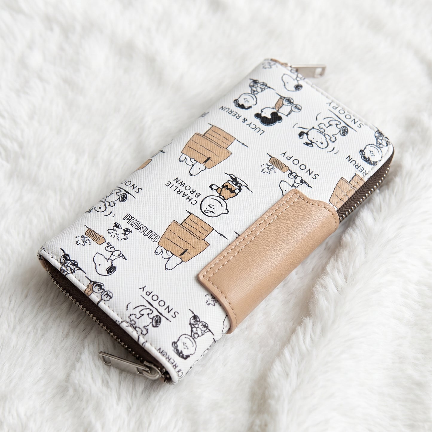 IsabelMakesSnoopy™-DoggyWallet